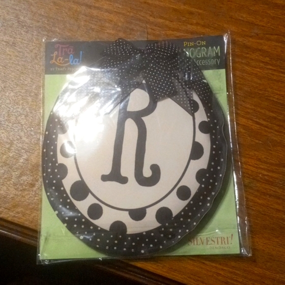 Monogram Banner Accessory - Picture 3 of 4